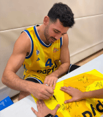 גופיה צהובה רשמית adidas חתומה על ידי שחקני מכבי תל אביב 2026-27 גופיה צהובה רשמית adidas חתומה על ידי שחקני מכבי תל אביב 2026-27