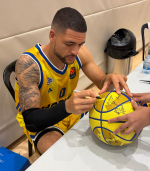 Maccabi Tel Aviv Sign Basketball