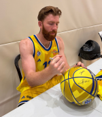 Maccabi Tel Aviv Sign Basketball