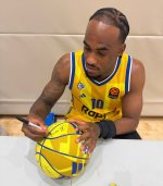 Maccabi Tel Aviv Sign Basketball